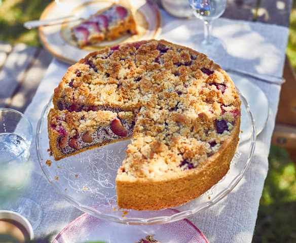 Zwetschgen-Mohn-Torte mit Streuseln