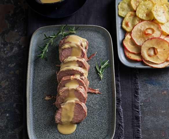 Vitello sottovuoto con patate e mele croccanti