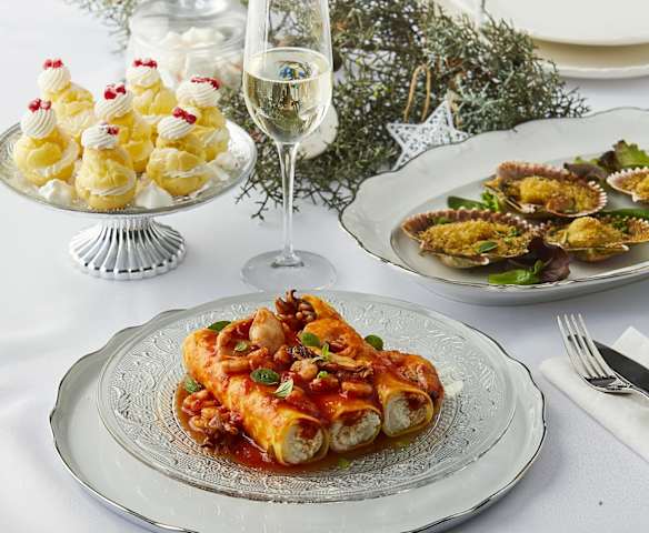 Menù: Capesante gratinate al pepe rosa; Cannelloni con salsa di pesce e Bignè chantilly e melagrana (Bimby Friend) Menù: Capesante gratinate al pepe rosa; Cannelloni con salsa di pesce e Bignè chantilly e melagrana (Bimby Friend)