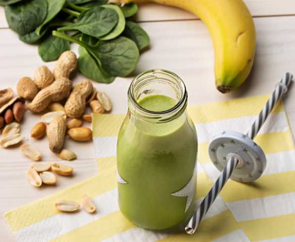 Ispanak, Muz ve Badem Sütlü Smoothie