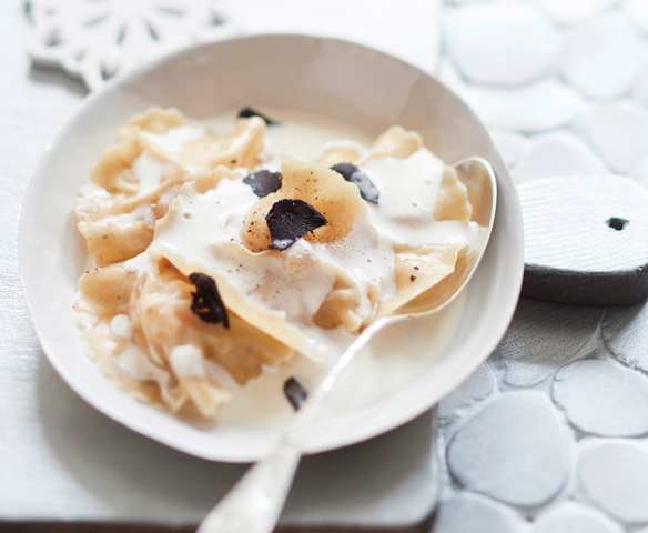 Ravioles de homard, sauce à la truffe