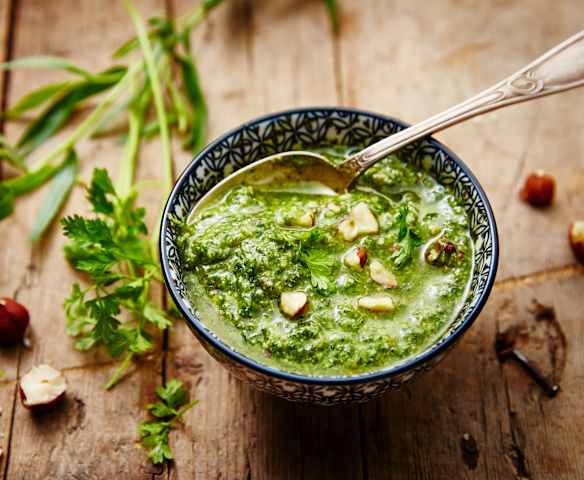 Pesto herbes anisées, pecorino et noisettes