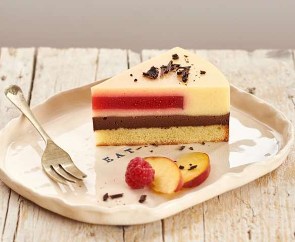 Bavarois chocolat-framboise et mousse de pêche Bavarois chocolat-framboise et mousse de pêche