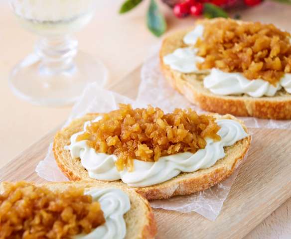 Montaditos de queso azul y manzana Montaditos de queso azul y manzana