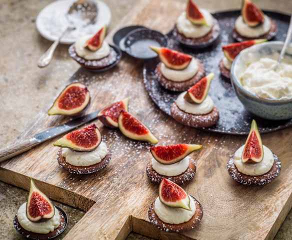 Moelleux aux figues, crème mascarpone au Grand Marnier®