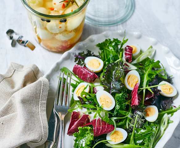 Eingelegte Wachteleier