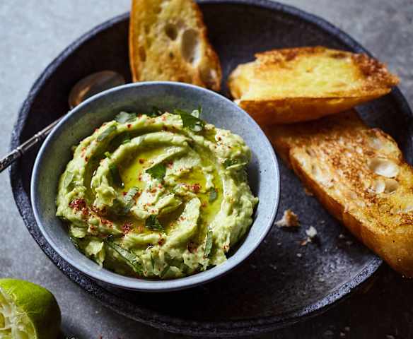 Avocado-Bohnen-Hummus