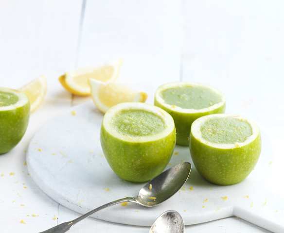 Sopa fria de pepino, maçã e limão