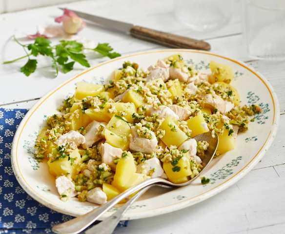 Poulet aux olives et au citron, courgettes crues et pommes de terre