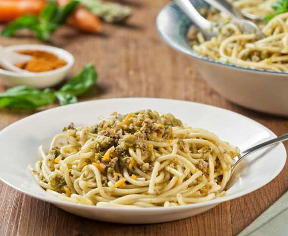 Spaghetti al ragu' di asparagi