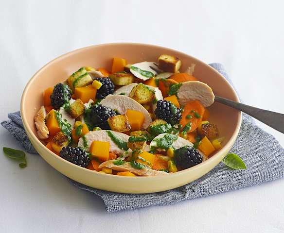 Insalata di pollo grigliato con vinaigrette al basilico