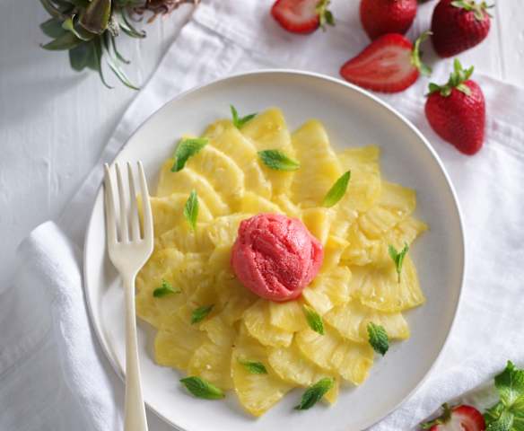 Carpaccio di ananas con sorbetto (TM6) Carpaccio di ananas con sorbetto (TM6)