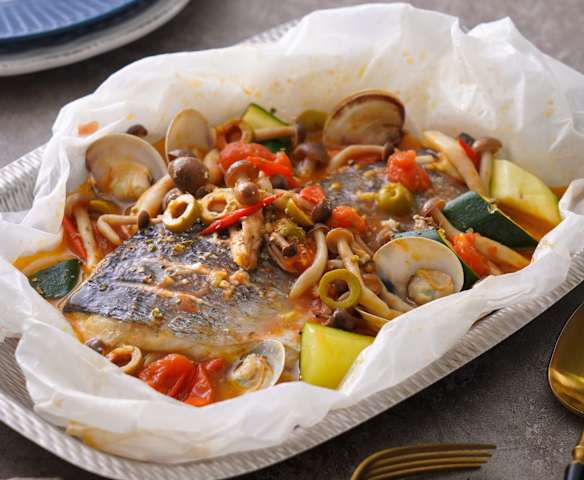 義式紙包蒸魚排 義式紙包蒸魚排