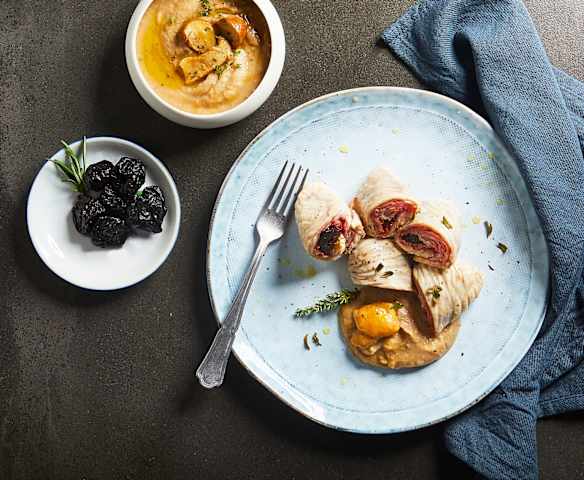 Involtini di tacchino e speck con salsa ai funghi (Bimby Friend)