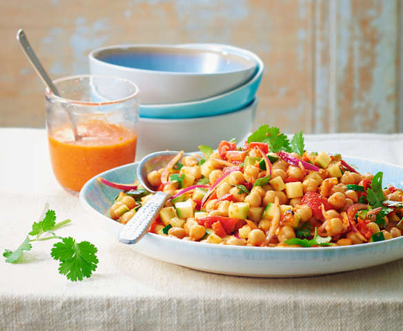 Salade de pois chiches, poivrons et courgette