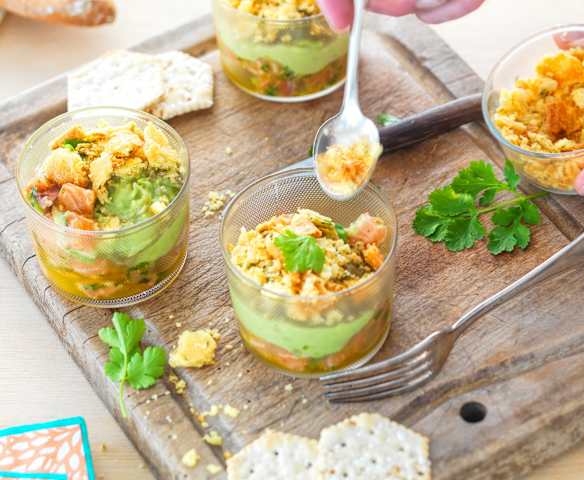 Guacamole avocat-banane et tartare de saumon à la coriandre