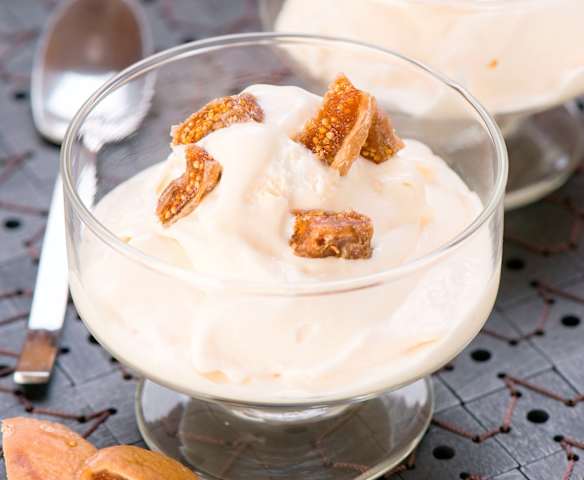 Medovo-fíková zmrzlina s kozím sýrem