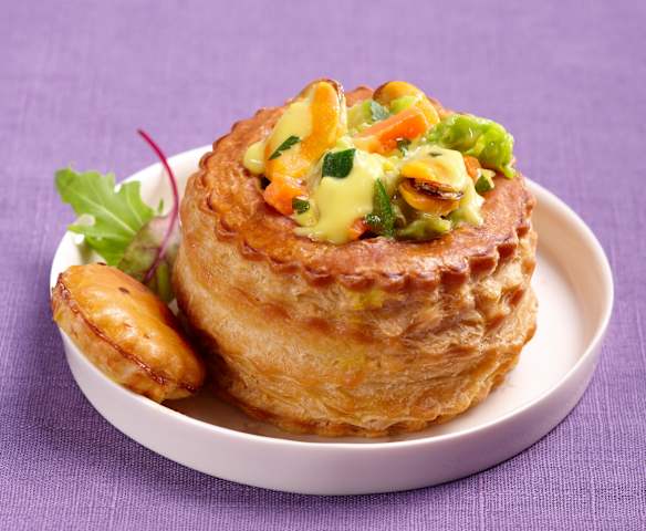 Vol-au-vent z mulami i kapustą włoską