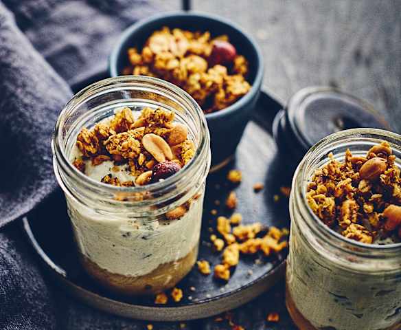 Compotée de poires, roquefort et granola salé