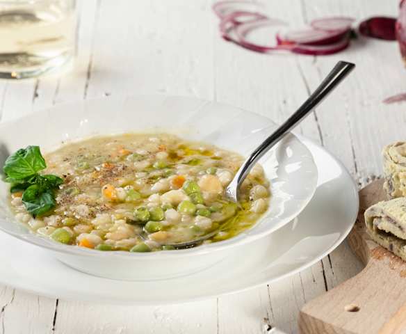 Zuppa di legumi con frittatina saporita