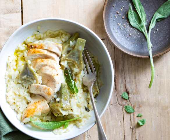 Risotto au poulet et aux artichauts