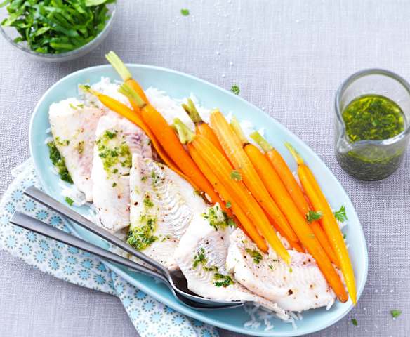 Eglefin vapeur au riz et carottes nouvelles