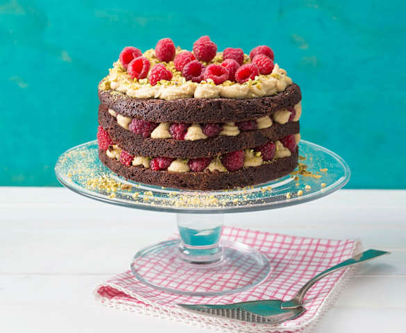 Vegan chocolate, raspberry and pistachio layer cake Vegan chocolate, raspberry and pistachio layer cake