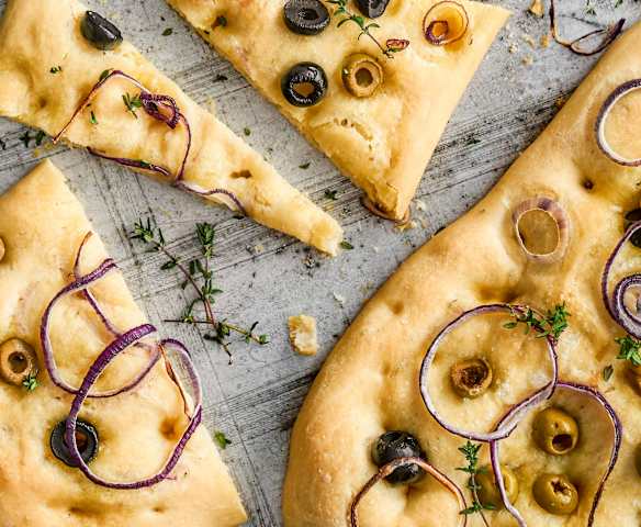 Focaccia mit Oliven Focaccia mit Oliven