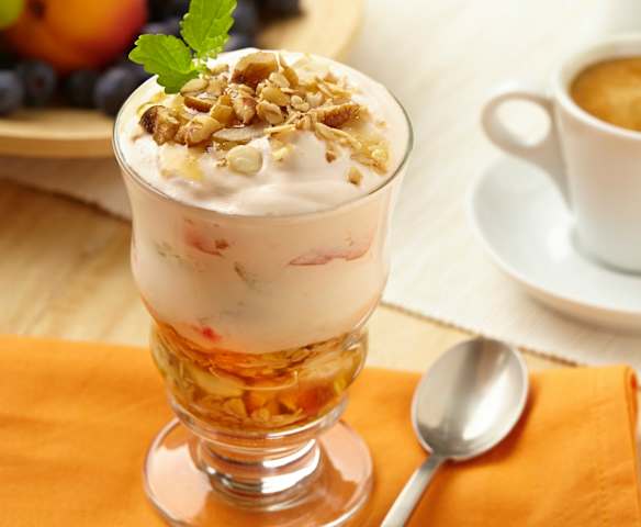 Ovocný pohár s jogurtem