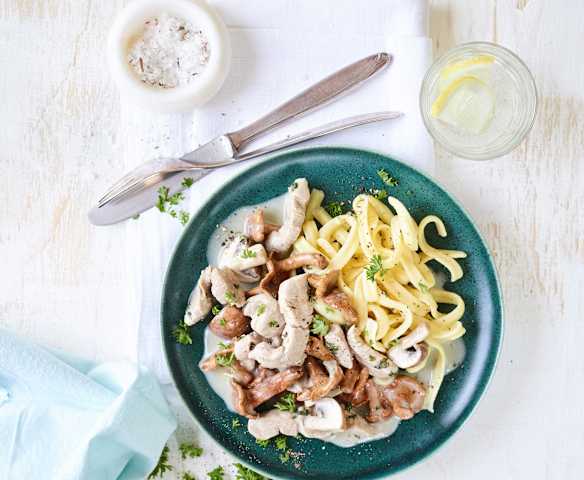 Schweinegeschnetzeltes Jäger Art mit Spätzle