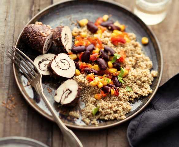 Ballotine de poulet, quinoa aux légumes et sauce piment