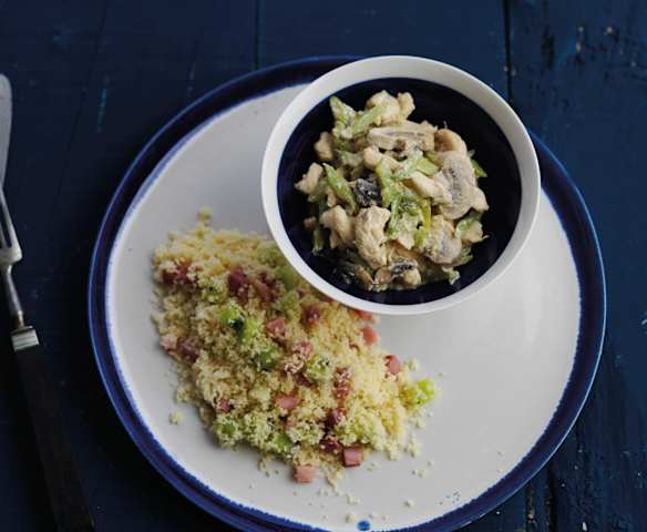 Frango cremoso com feijão-verde e cuscuz