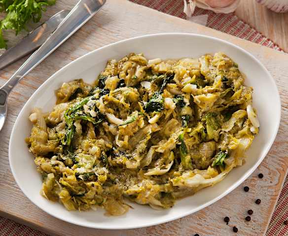 Salteado de escarola con puerros