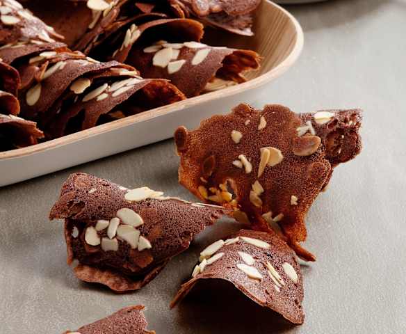 Telhas de cacau e amêndoas