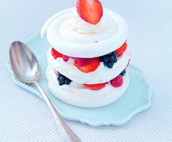 Mille-feuille de fruits rouges à la meringue