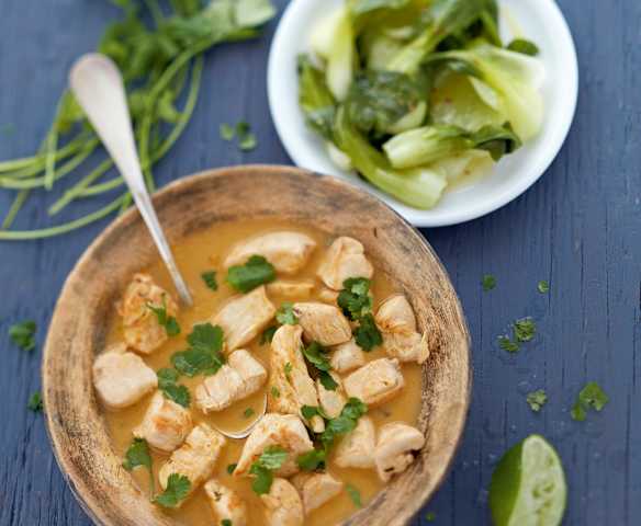 Poulet thaï, choux pak-choï à la vapeur