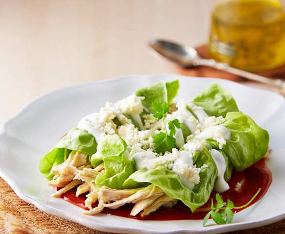 Wraps di lattuga con pollo