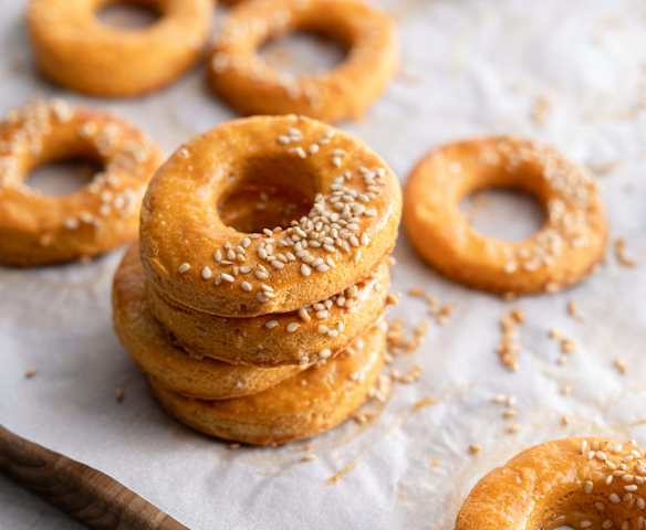 Biscuits salés au paprika et sésame