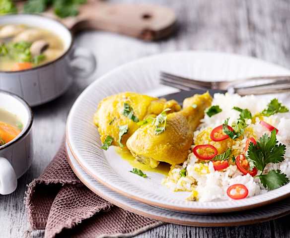 Menu: Frango de citronela com arroz e sopa de legumes