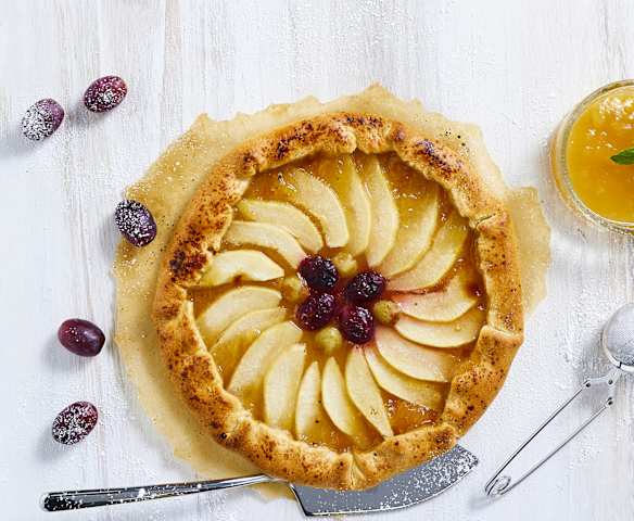 Galette con pere e uva