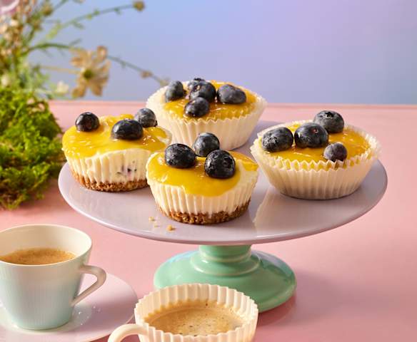 Mini-Zitronen-Heidelbeer-Cheesecakes