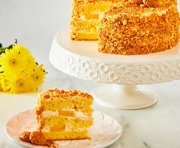 Torta all'ananas, limoncello e amaretti