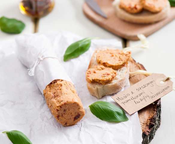 Butter with Sun-dried Tomatoes, Basil and Parmesan