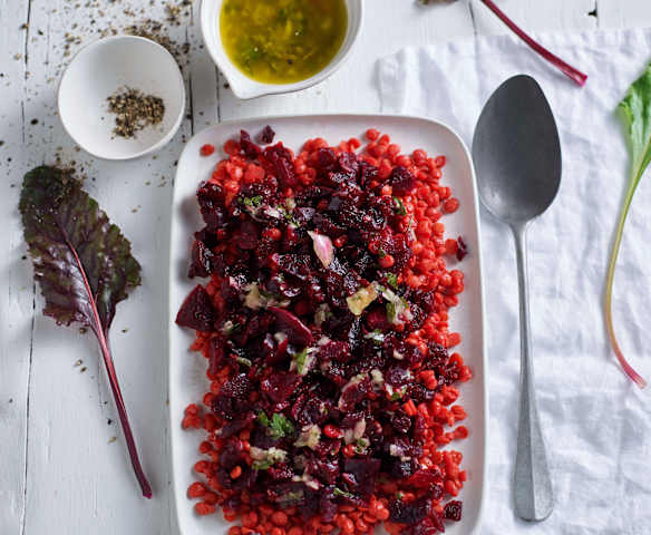 Ensalada de betabel con vinagreta de perejil