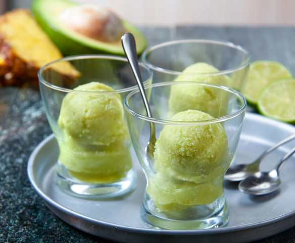 Sorbetto avocado, ananas e lime