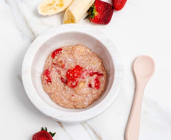 Banana and strawberry quinoa porridge (first foods)