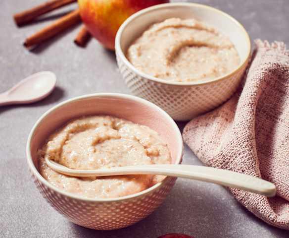 Weizen-Milchbrei mit Apfel und Zimt
