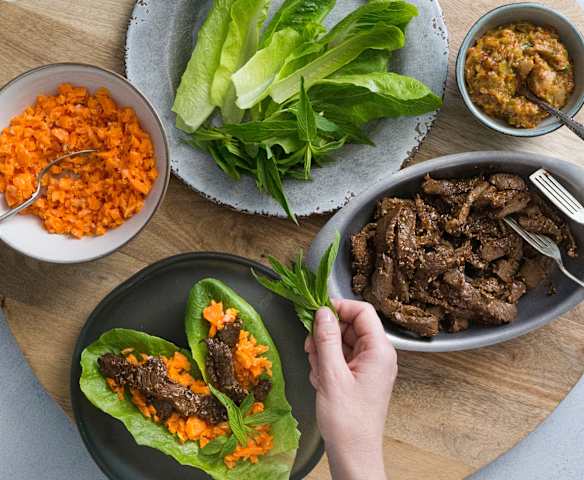 Barbecued beef with ssamjang sauce