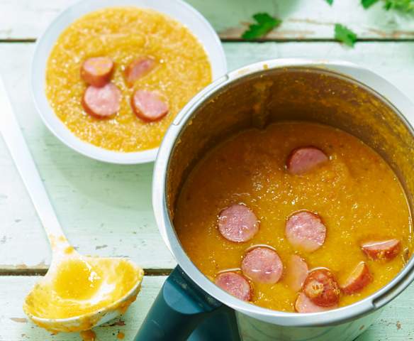 Soupe aux lentilles corail, légumes et saucisses