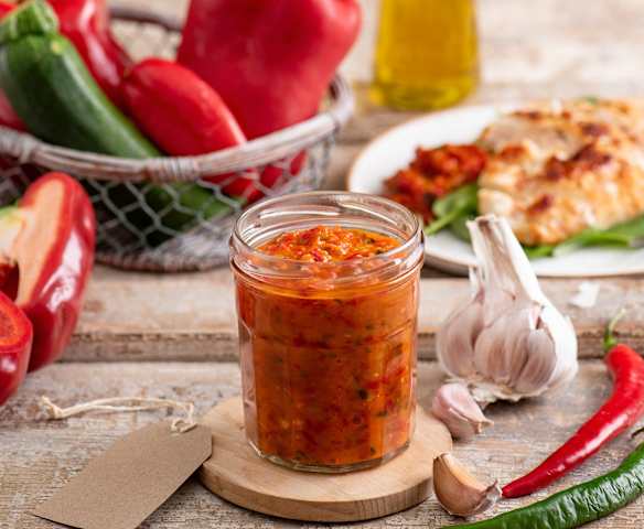 Pasta à la ajvar z cukinii i papryki